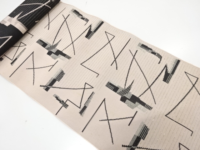 アンティーク　幾何学模様織り出し　八寸帯地反物